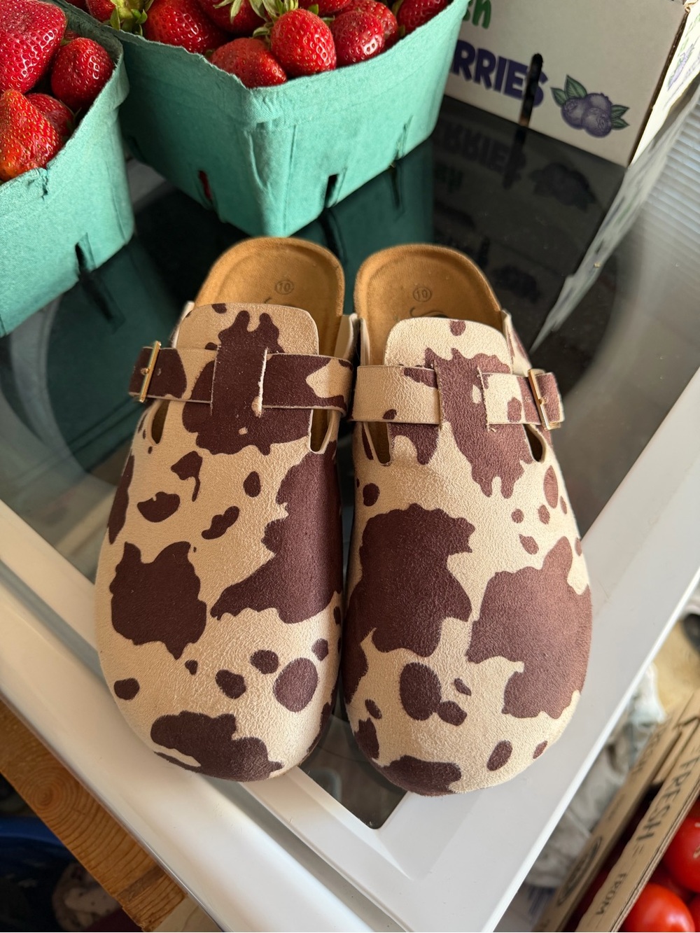 Cow Print Slip-On Clog Mules in Brown & Cream
*READ DESCRIPTION*